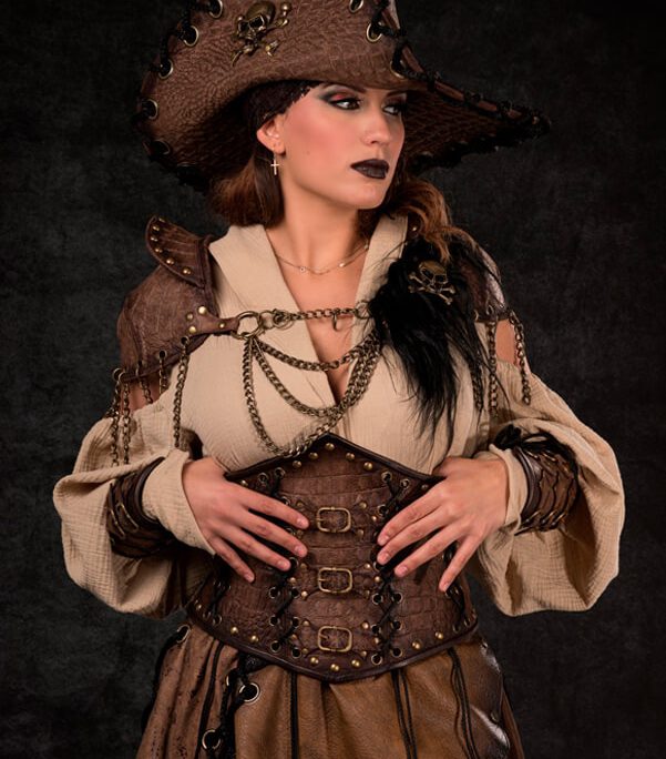 ula | traje de pirata mujer en alquiler para fiestas de moros y cristianos | trajes jolly roger | petrer