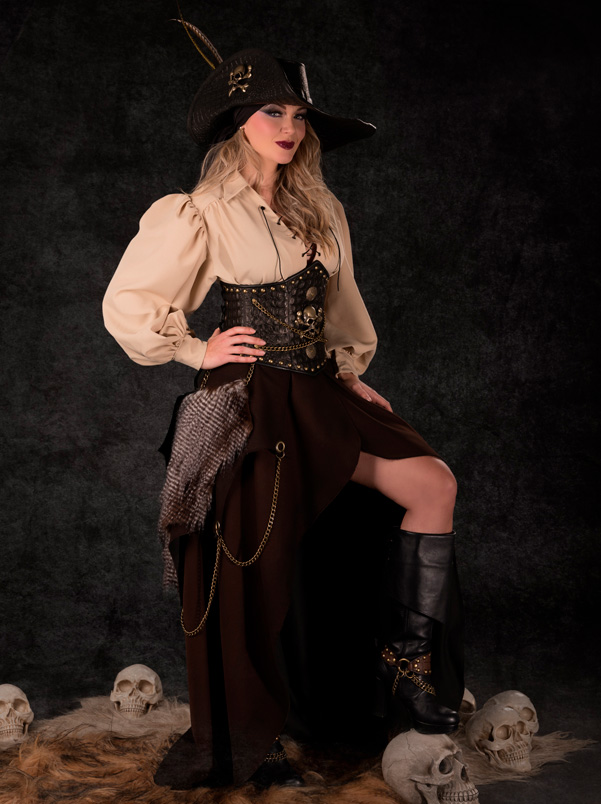 willian | traje de pirata mujer en alquiler para fiestas de moros y cristianos | trajes jolly roger | petrer