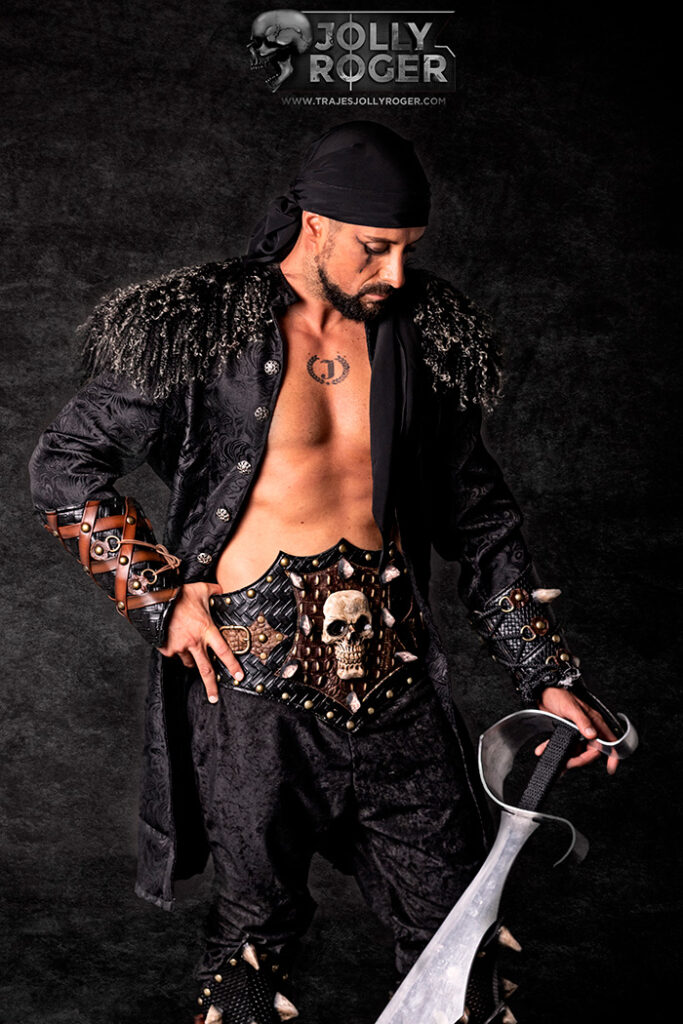 black sam | traje de pirata hombre en alquiler para fiestas de moros y cristianos | trajes jolly roger | petrer