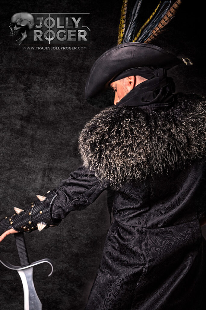 black sam | traje de pirata hombre en alquiler para fiestas de moros y cristianos | trajes jolly roger | petrer