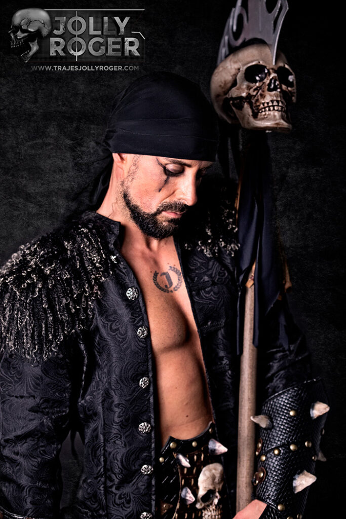 black sam | traje de pirata hombre en alquiler para fiestas de moros y cristianos | trajes jolly roger | petrer