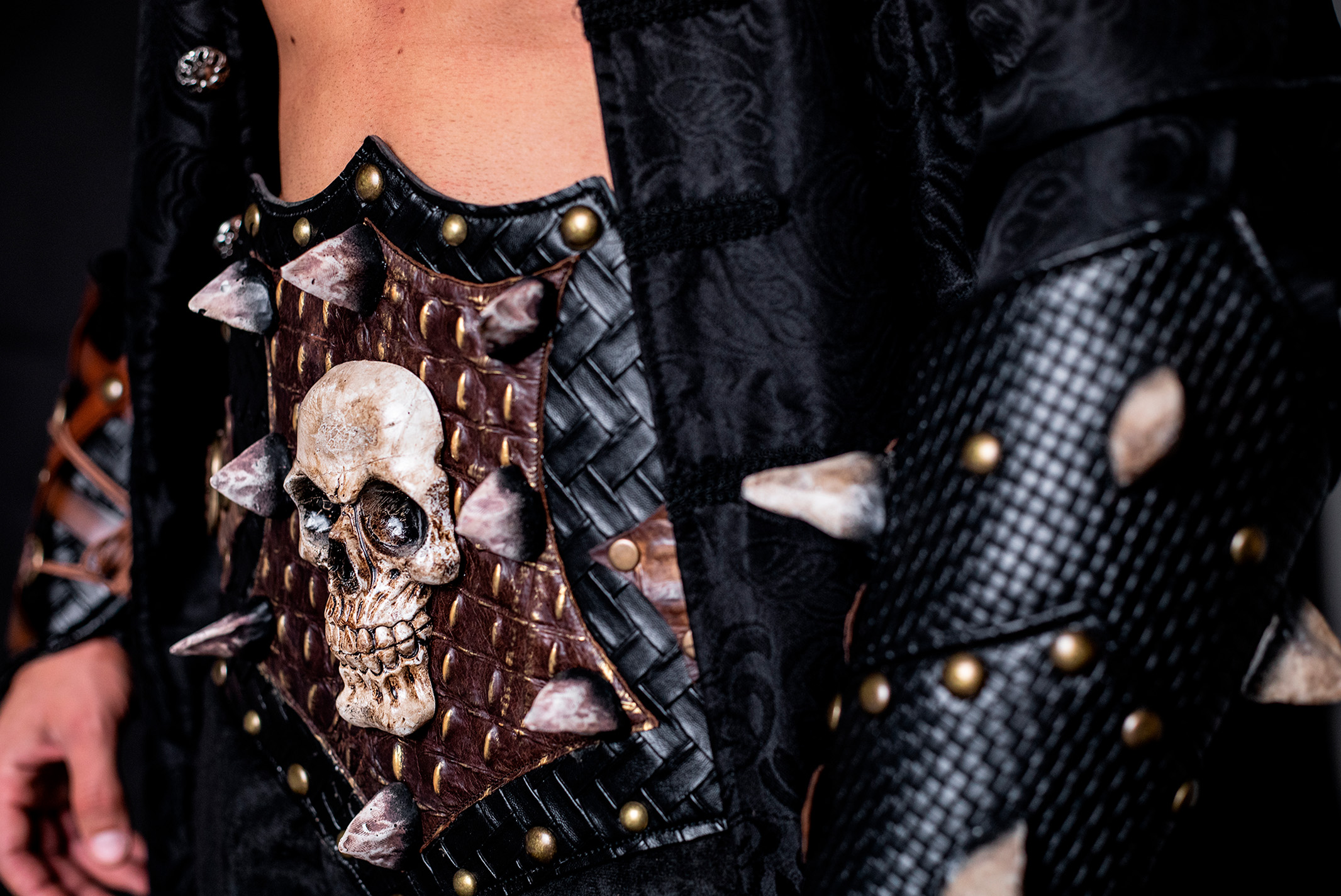 black sam | traje de pirata hombre en alquiler para fiestas de moros y cristianos | trajes jolly roger | petrer