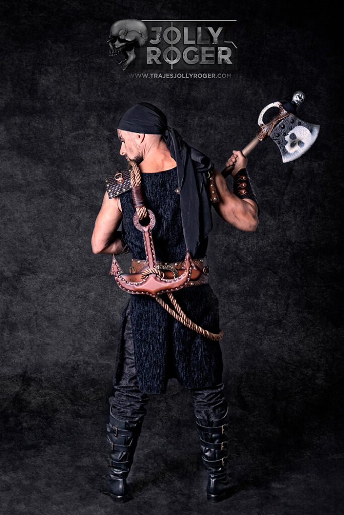 bucanero | traje de pirata para hombre en alquiler para fiestas de moros y cristianos | trajes jolly roger | petrer