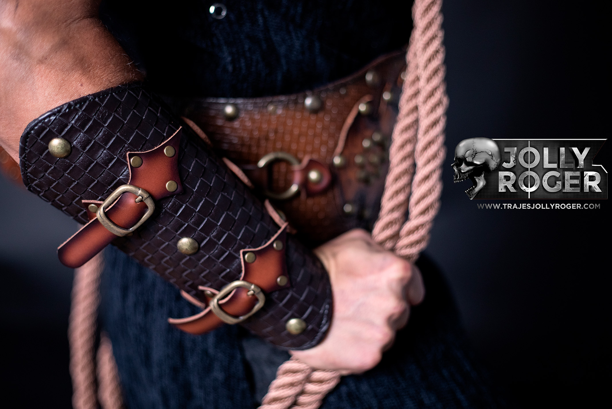 bucanero | traje de pirata para hombre en alquiler para fiestas de moros y cristianos | trajes jolly roger | petrer