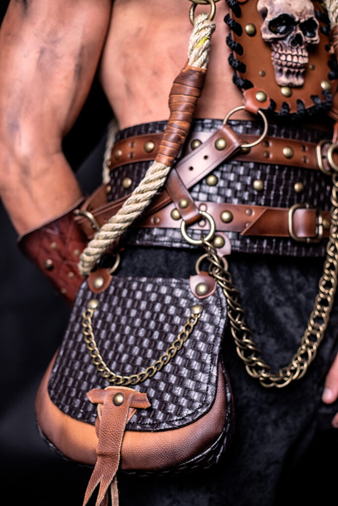 drakkars | traje de pirata para hombre en alquiler para fiestas de moros y cristianos | trajes jolly roger | petrer