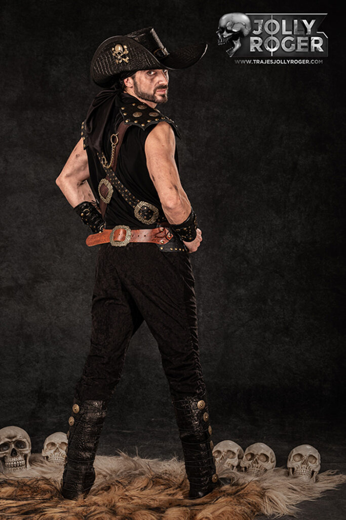 edgar | traje de pirata para hombre en alquiler para fiestas de moros y cristianos | trajes jolly roger | petrer