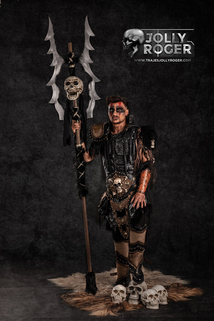 gantulga | traje de pirata para hombre en alquiler para fiestas de moros y cristianos | trajes jolly roger | petrer