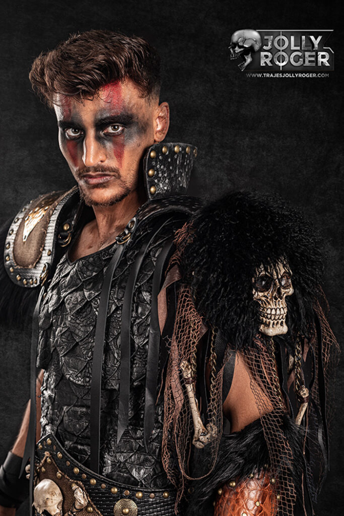 gantulga | traje de pirata para hombre en alquiler para fiestas de moros y cristianos | trajes jolly roger | petrer