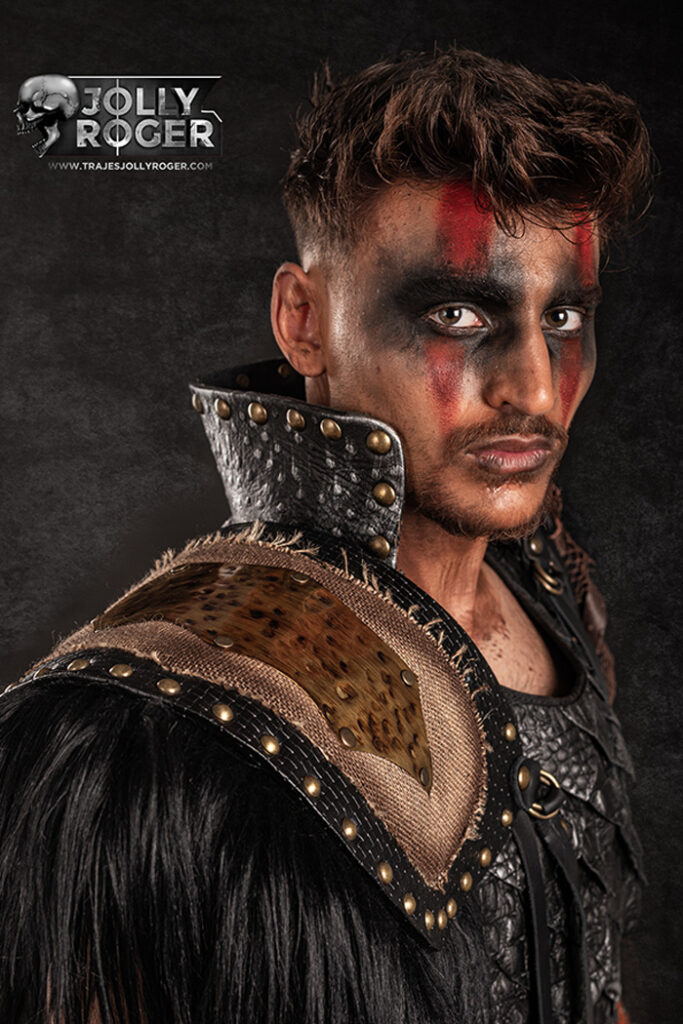 gantulga | traje de pirata para hombre en alquiler para fiestas de moros y cristianos | trajes jolly roger | petrer