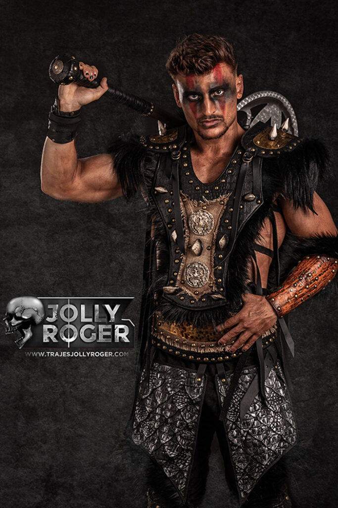 gantulga | traje de pirata para hombre en alquiler para fiestas de moros y cristianos | trajes jolly roger | petrer