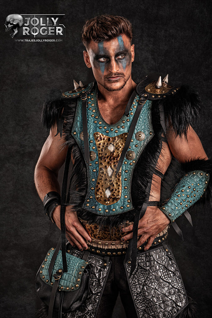 gantulga | traje de pirata para hombre en alquiler para fiestas de moros y cristianos | trajes jolly roger | petrer