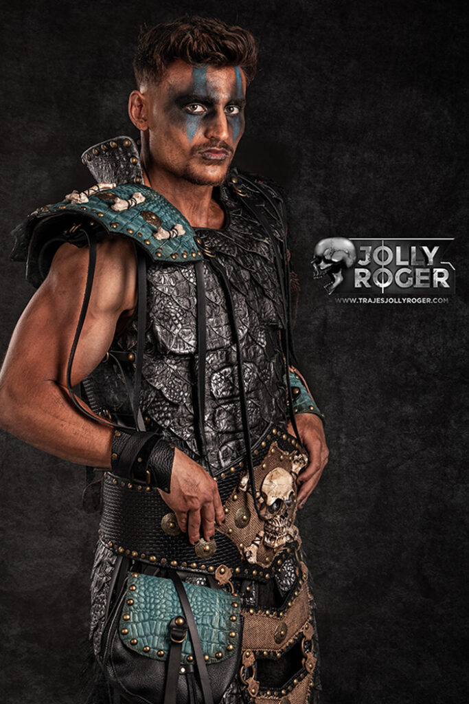 gantulga | traje de pirata para hombre en alquiler para fiestas de moros y cristianos | trajes jolly roger | petrer