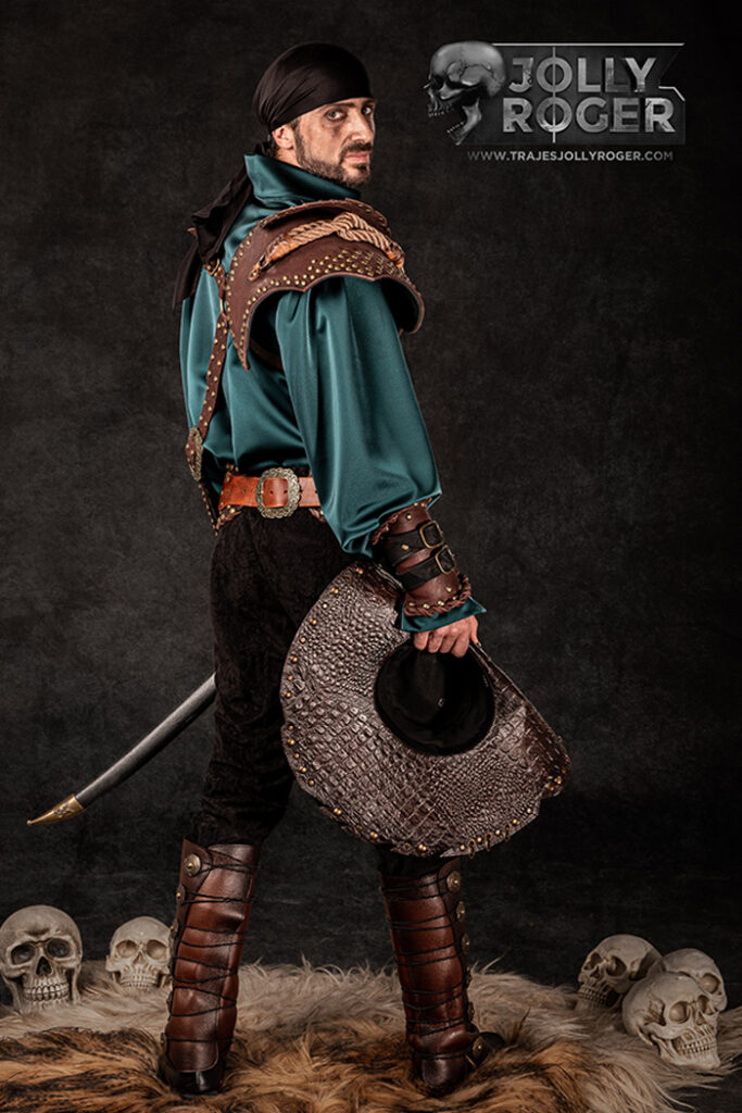 henry morgan | traje de pirata para hombre en alquiler para fiestas de moros y cristianos | trajes jolly roger | petrer
