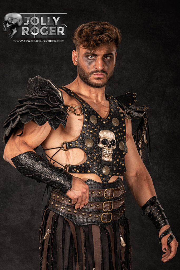kuma | traje de pirata para hombre en alquiler para fiestas de moros y cristianos | trajes jolly roger | petrer