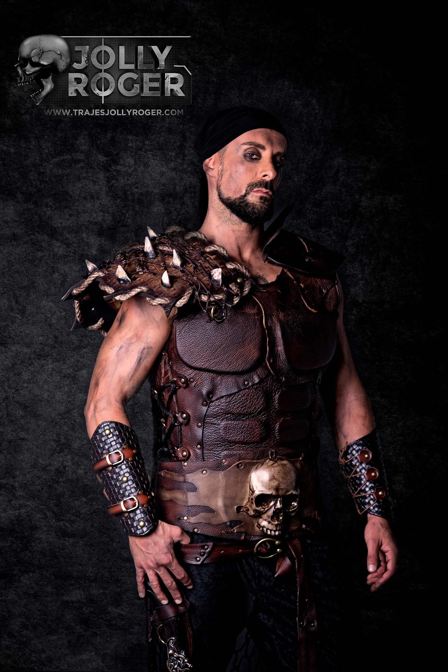 sangre y arena | traje de pirata para hombre en alquiler para fiestas de moros y cristianos | trajes jolly roger | petrer