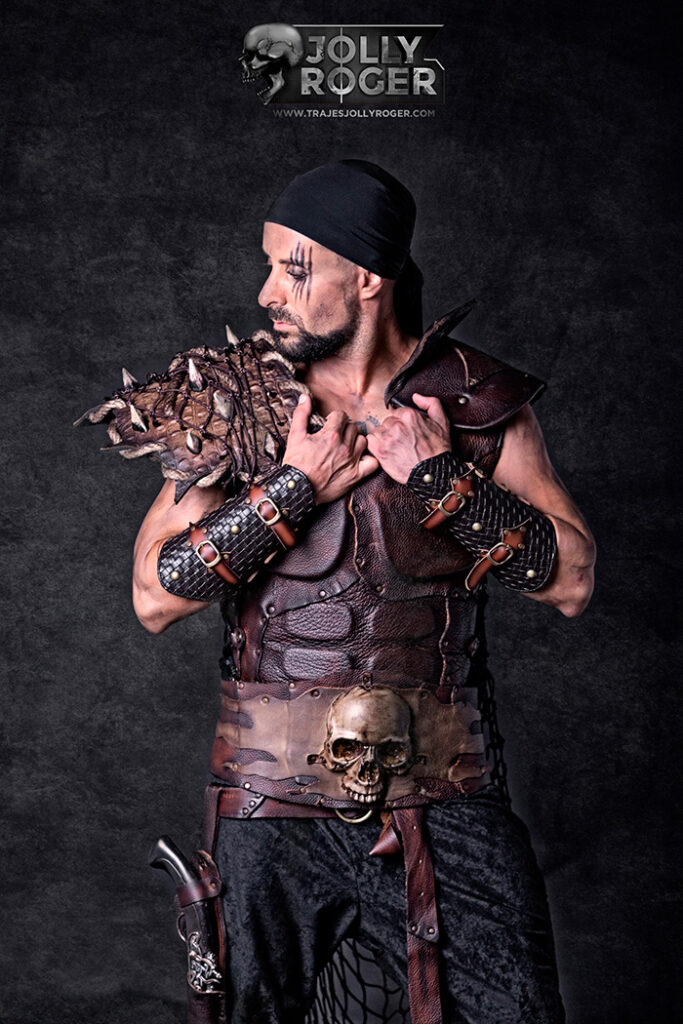 sangre y arena | traje de pirata para hombre en alquiler para fiestas de moros y cristianos | trajes jolly roger | petrer