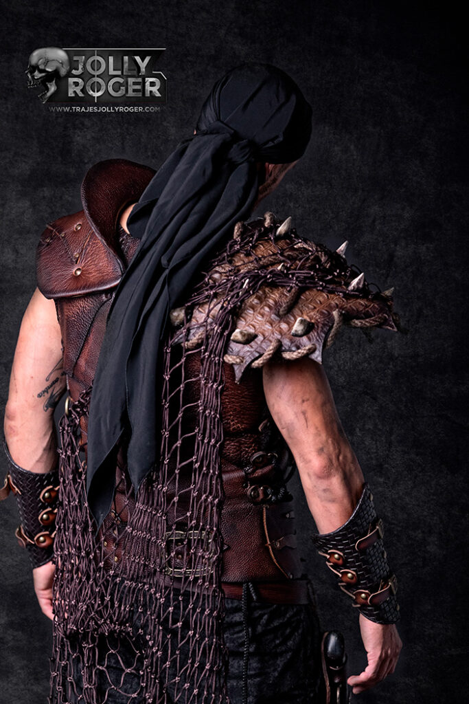 sangre y arena | traje de pirata para hombre en alquiler para fiestas de moros y cristianos | trajes jolly roger | petrer