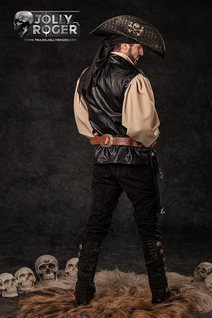 willian | traje de pirata para hombre en alquiler para fiestas de moros y cristianos | trajes jolly roger | petrer