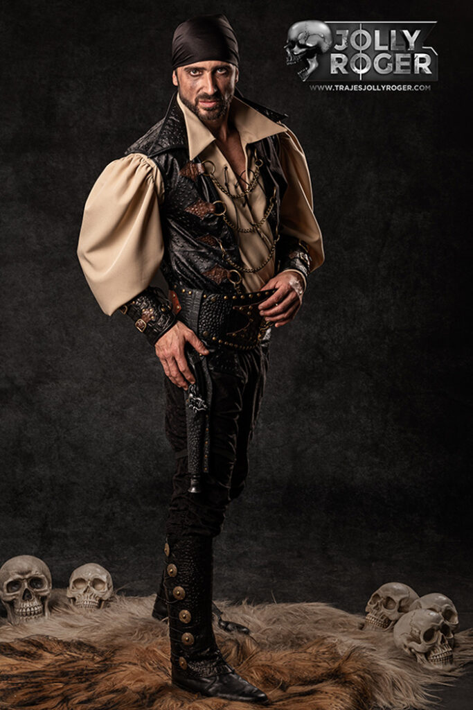 willian | traje de pirata para hombre en alquiler para fiestas de moros y cristianos | trajes jolly roger | petrer