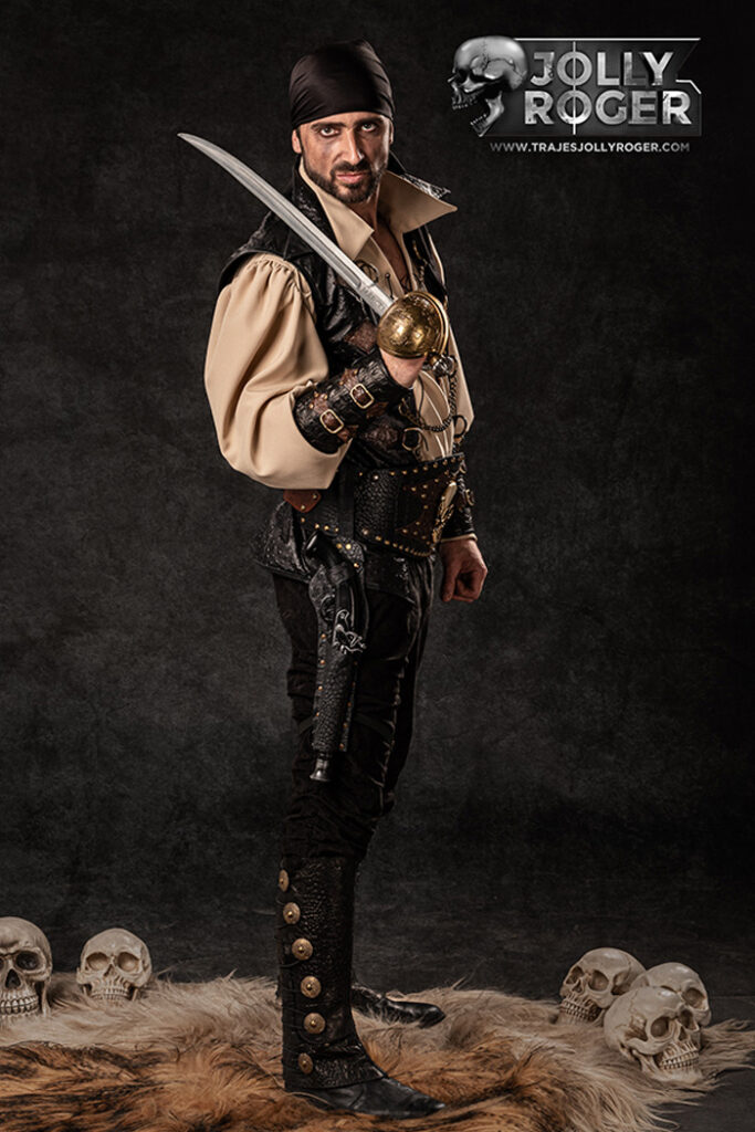willian | traje de pirata para hombre en alquiler para fiestas de moros y cristianos | trajes jolly roger | petrer