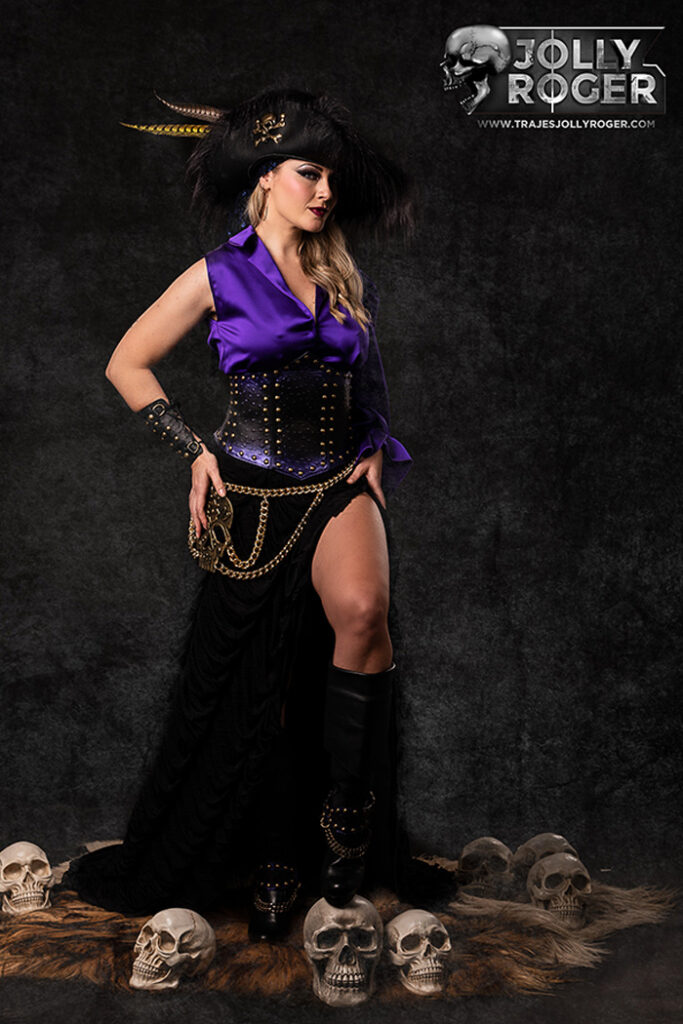 berry | traje de pirata mujer en alquiler para fiestas de moros y cristianos | trajes jolly roger | petrer