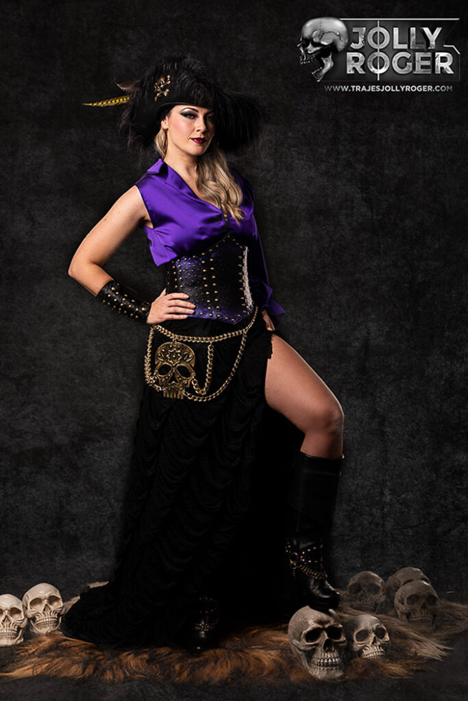 berry | traje de pirata mujer en alquiler para fiestas de moros y cristianos | trajes jolly roger | petrer