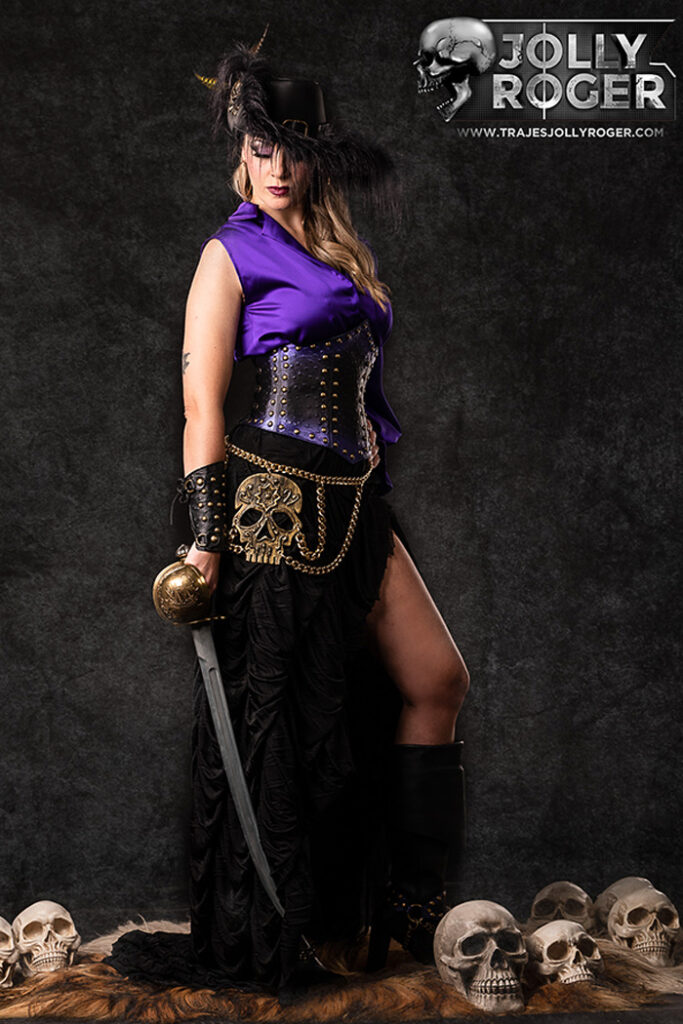 berry | traje de pirata mujer en alquiler para fiestas de moros y cristianos | trajes jolly roger | petrer