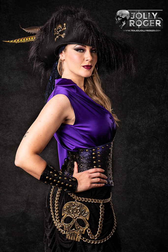 berry | traje de pirata mujer en alquiler para fiestas de moros y cristianos | trajes jolly roger | petrer