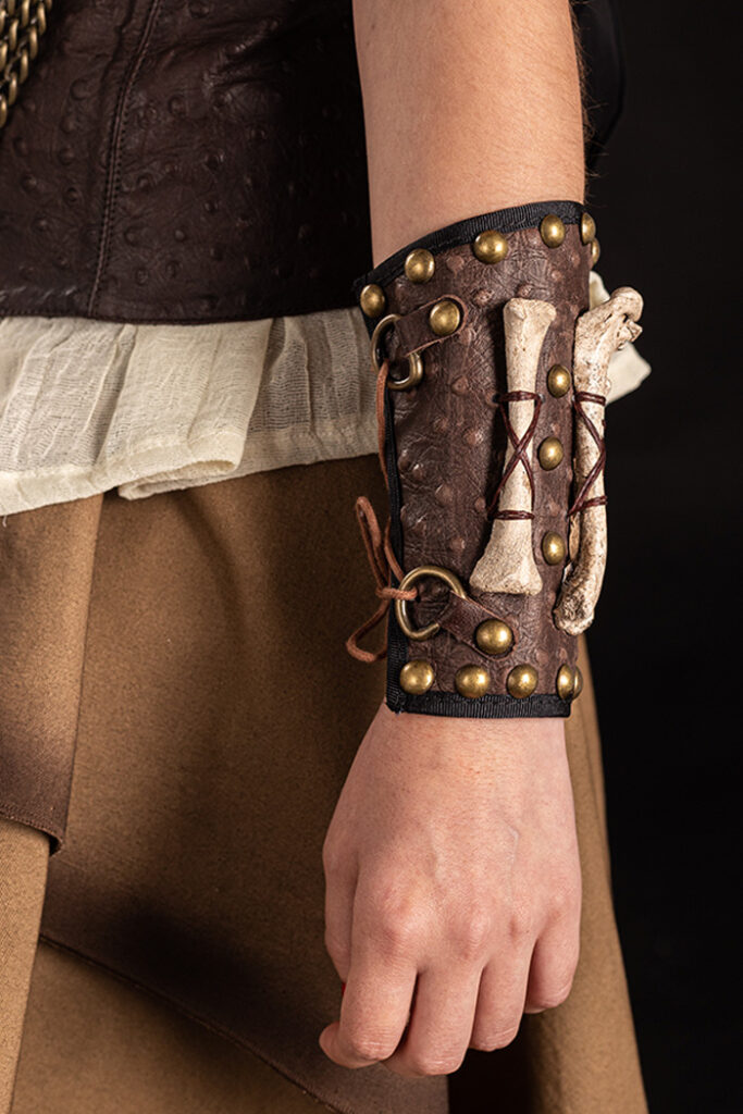 nereidas | traje de pirata para mujer en alquiler para fiestas de moros y cristianos | trajes jolly roger | petrer
