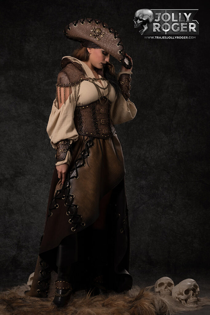 ula | traje de pirata para mujer en alquiler para fiestas de moros y cristianos | trajes jolly roger | petrer