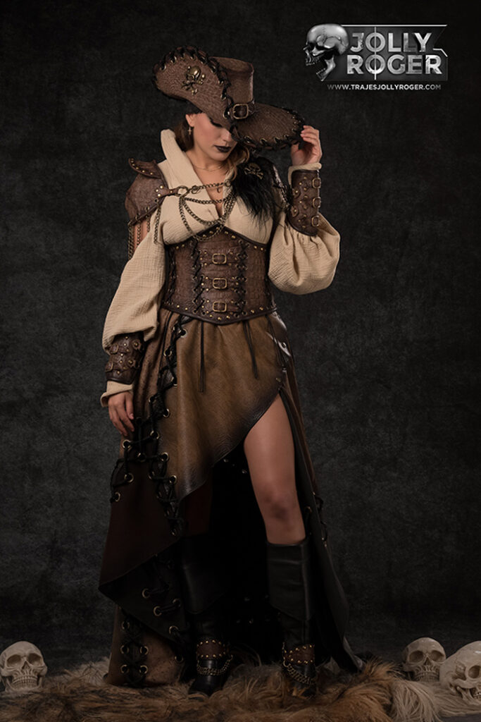ula | traje de pirata para mujer en alquiler para fiestas de moros y cristianos | trajes jolly roger | petrer