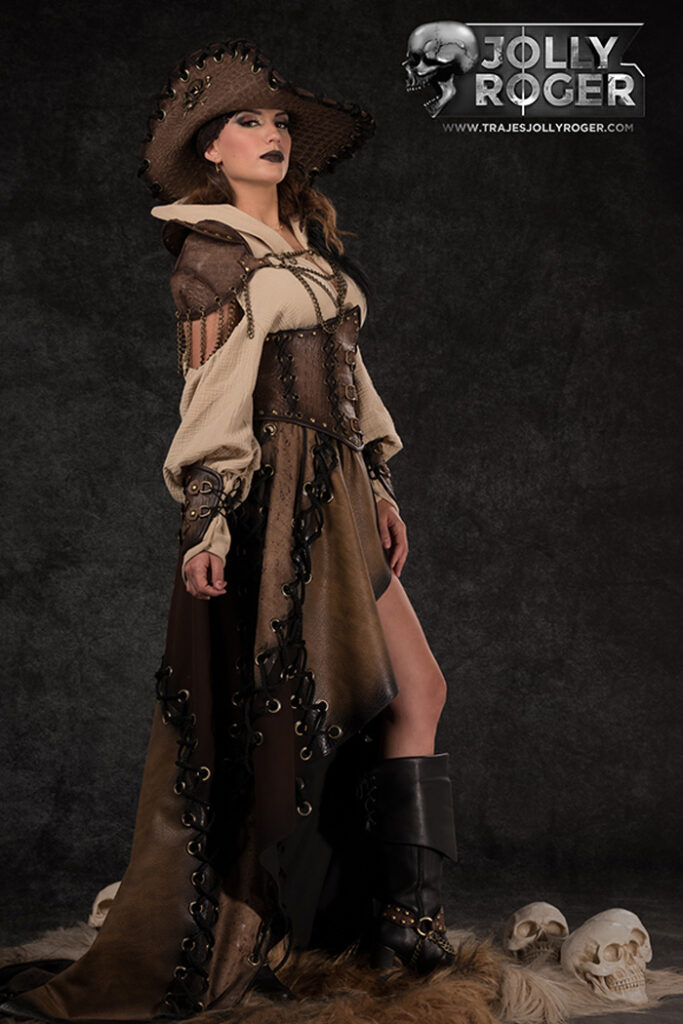 ula | traje de pirata para mujer en alquiler para fiestas de moros y cristianos | trajes jolly roger | petrer