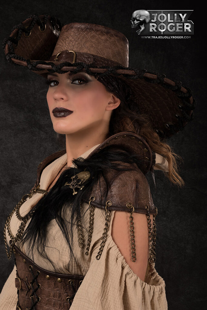 ula | traje de pirata para mujer en alquiler para fiestas de moros y cristianos | trajes jolly roger | petrer