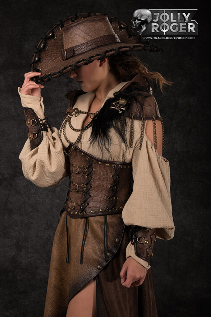 ula | traje de pirata para mujer en alquiler para fiestas de moros y cristianos | trajes jolly roger | petrer