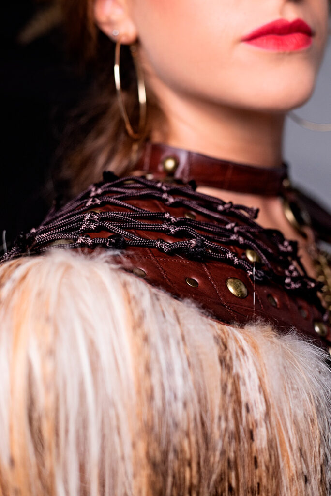 valkiria | traje de pirata para mujer en alquiler para fiestas de moros y cristianos | trajes jolly roger | petrer