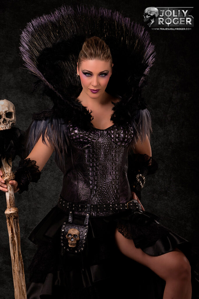 victoria | traje de pirata para mujer en alquiler para fiestas de moros y cristianos | trajes jolly roger | petrer
