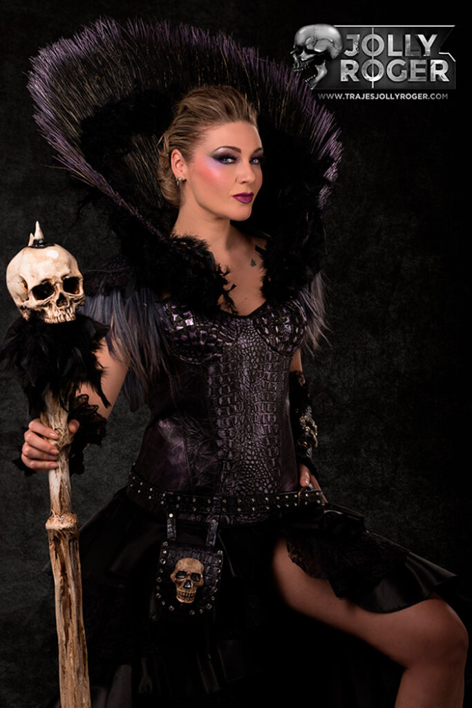 victoria | traje de pirata para mujer en alquiler para fiestas de moros y cristianos | trajes jolly roger | petrer