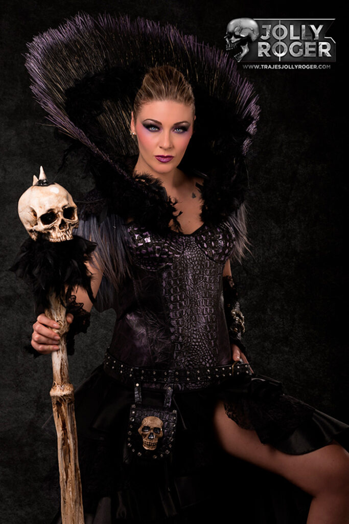 victoria | traje de pirata para mujer en alquiler para fiestas de moros y cristianos | trajes jolly roger | petrer