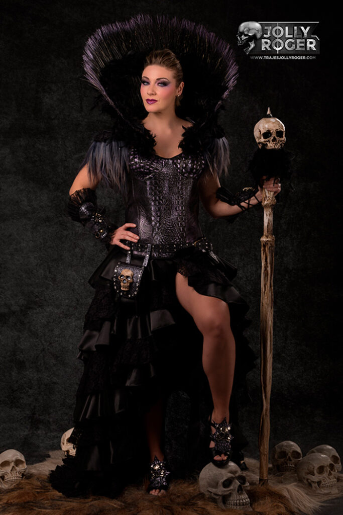 victoria | traje de pirata para mujer en alquiler para fiestas de moros y cristianos | trajes jolly roger | petrer