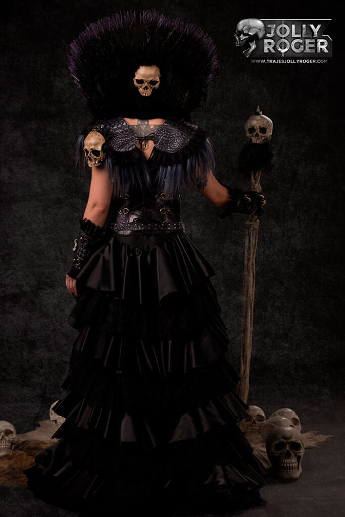 victoria | traje de pirata para mujer en alquiler para fiestas de moros y cristianos | trajes jolly roger | petrer