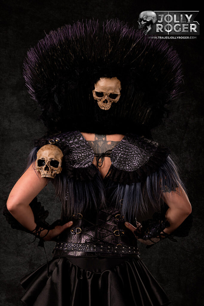 victoria | traje de pirata para mujer en alquiler para fiestas de moros y cristianos | trajes jolly roger | petrer