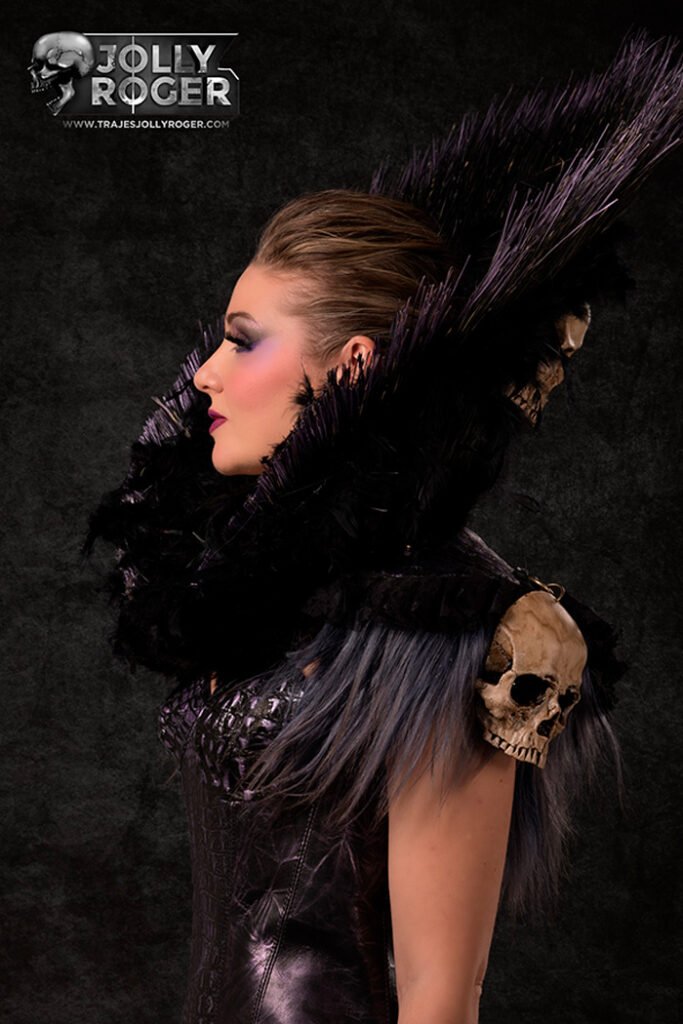 victoria | traje de pirata para mujer en alquiler para fiestas de moros y cristianos | trajes jolly roger | petrer