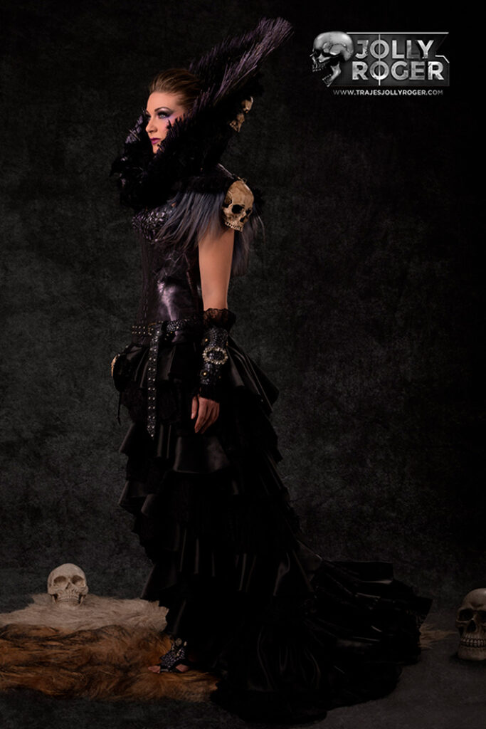 victoria | traje de pirata para mujer en alquiler para fiestas de moros y cristianos | trajes jolly roger | petrer