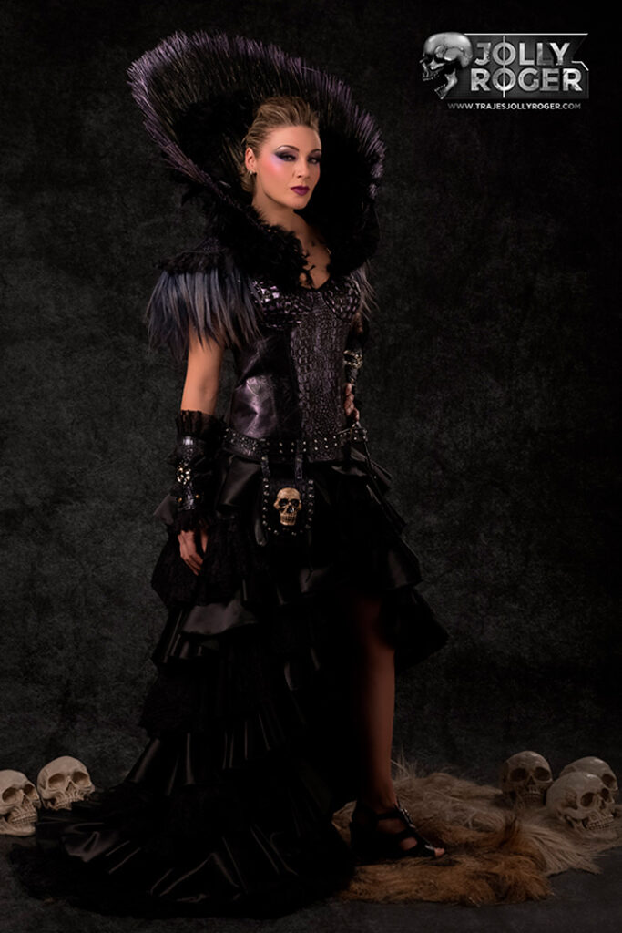 victoria | traje de pirata para mujer en alquiler para fiestas de moros y cristianos | trajes jolly roger | petrer