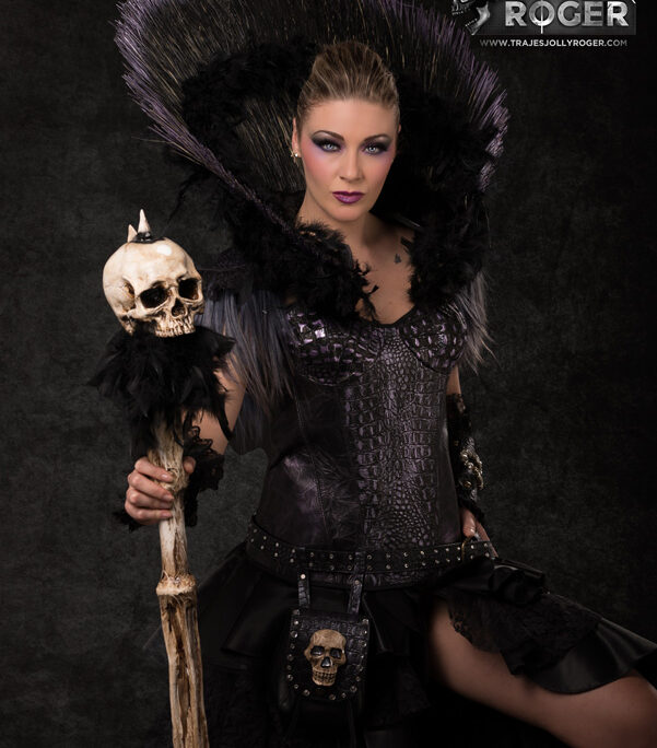 victoria | traje de pirata para mujer en alquiler para fiestas de moros y cristianos | trajes jolly roger | petrer