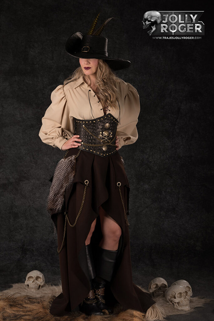 willian | traje de pirata para mujer en alquiler para fiestas de moros y cristianos | trajes jolly roger | petrer