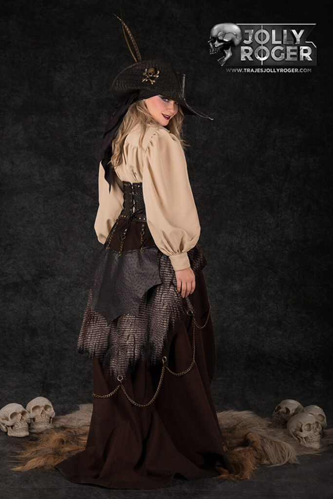 willian | traje de pirata para mujer en alquiler para fiestas de moros y cristianos | trajes jolly roger | petrer