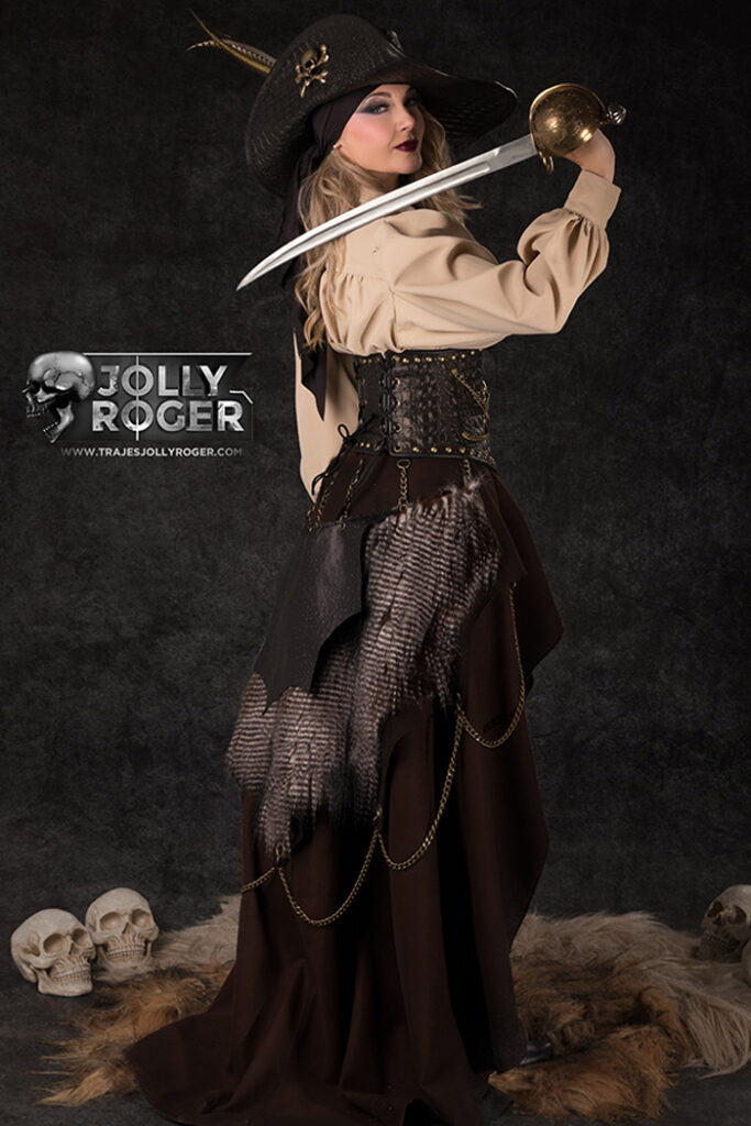 willian | traje de pirata para mujer en alquiler para fiestas de moros y cristianos | trajes jolly roger | petrer