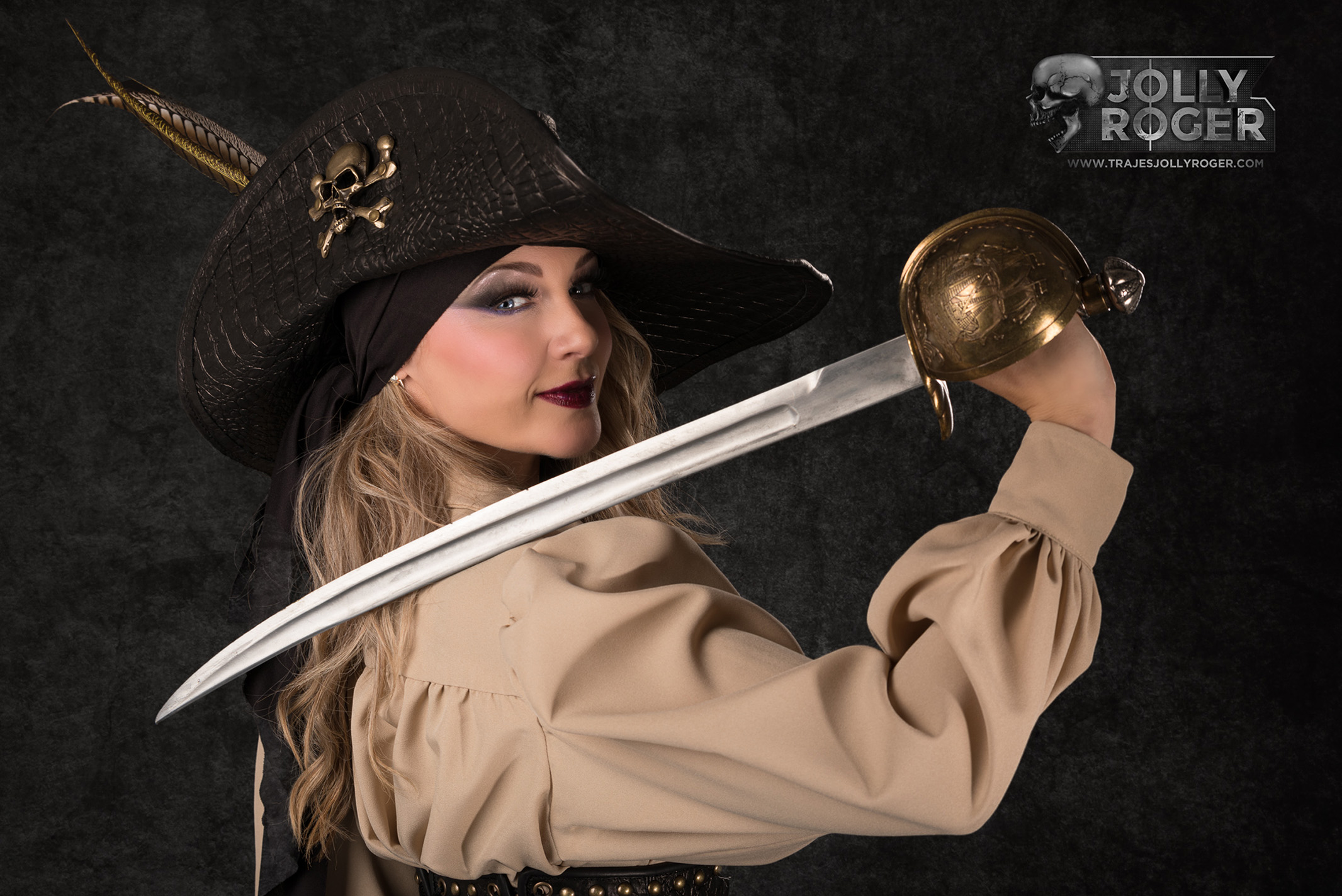 willian | traje de pirata para mujer en alquiler para fiestas de moros y cristianos | trajes jolly roger | petrer