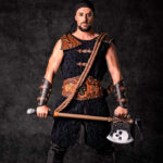 bucanero | traje de pirata hombre en alquiler para fiestas de moros y cristianos | trajes jolly roger | petrer